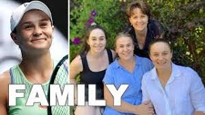 Who is australian tennis player ash barty? Ashleigh Barty Family Photos Father Mother Sister Boyfriend 2021 Youtube