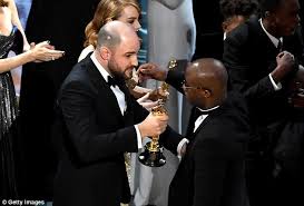 Is La La Land Producer The Most Gracious Loser Ever Oscar Best Picture La La Land Picture Mix