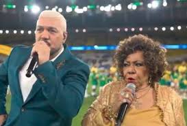 Alcione dá resposta bem-humorada para críticas à trapalhada no Hino Nacional