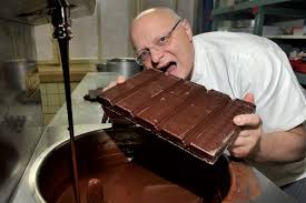 La quantité de sucre ajoutée comme le chocolat blanc est dépourvu de pâte de cacao, il n'en est rien… privilégiez donc le chocolat noir aux autres formes de chocolat : Le Chocolat Dans Tous Ses Etats La Region