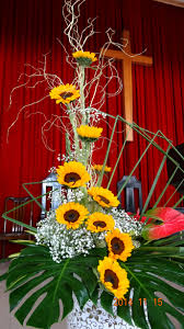 pin by esther voo on 新化教會花藝設計 church flower arrangements flower arrangements ceremony arrangement