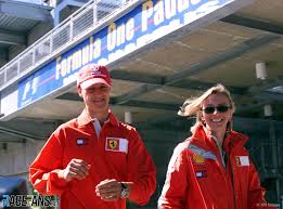 We would like to show you a description here but the site won't allow us. Michael Schumacher Heute Bei Seiner Ankunft Im Fahrerlager Zum Formel 1 Grand Prix Der Usa Racefans