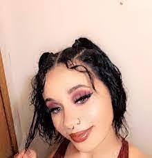 Myra Presley's Instagram, Twitter & Facebook