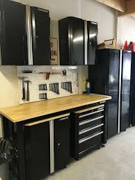 Organized Urban Garage Using Husky Garage Storage Units Via Storefront Life Garage Da Sogno Idee Per Esterni Banco Da Lavoro