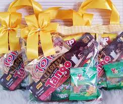 Assalamualaikum semuanya.divideo kali ini saya akan berbagi resep tentang ide jualan jajanan unik kekinian yaitu berbahan dari mie instan.jajanan ini. Cara Membuat Bingkisan Snack Ulang Tahun Zaferina Kado