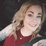 Amber Lipps's Instagram, Twitter & Facebook