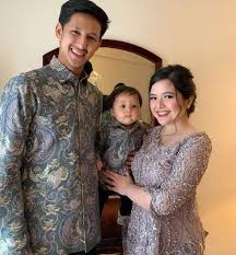 Salah satu yang menarik untuk dibahas adalah keluarga tasya kamila. 10 Potret Tasya Kamila Dan Keluarga Dalam Berbagai Acara