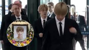 Following the tragic passing of shinee's jonghyun, his funeral was held today and attended by many of his friends and colleagues. Bts News Bts To Visit The Funeral Of Kim Jonghyun Shinee Youtube
