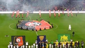 Neymar en di maria zijn messi het hof aan het maken. Le Fc Nantes Elimine De La Coupe De La Ligue