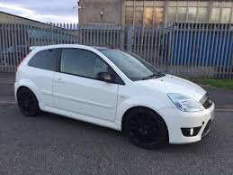 Ford Fiesta 2 0 2005 St White Black Roof Sports Exhaust Carros Rebaixados Carros Veiculos