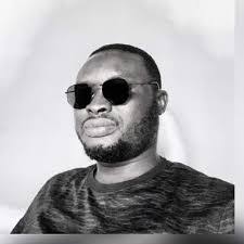 Toni Trent's Instagram, Twitter & Facebook