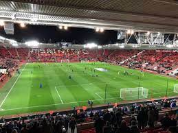 The natural turf field requires . St Mary S Stadium Bereich 45 Heimat Von Southampton Fc