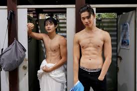 Creative agency for your design needs. ç¿»ççè¨æ¶ ç±æ'­å¼µåº­ç' å³å¿µè»'ç§åºman Power èæ°è