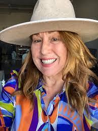 Lori Pearman's Instagram, Twitter & Facebook