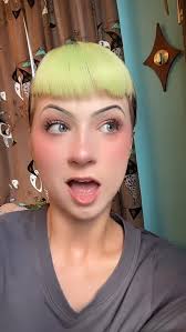 Um, what!? 😱 Pants purchased from @susieqvintage 💗 Top from  @orangetreeantiquesmall Shoes from @dollskill