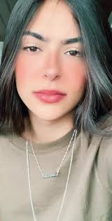 Modelo Carol Franceschini