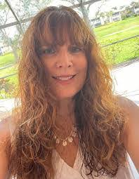 Christine Simoneau's Instagram, Twitter & Facebook