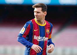 Cđv barca ngồi ngoài sân camp nou chờ tin về messi, sau khi clb thông báo không gia hạn hợp đồng vào tối 5/8. J3xjmr Zkanztm