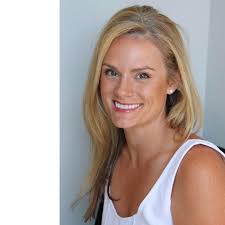 Leslie Vinson's Instagram, Twitter & Facebook