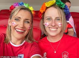 The incredible life of brain cancer campaigner Laura Nuttall and her  extraordinary bucket list