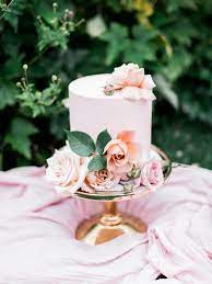 Pretty Little Cake Love The Flower Placement Modern Wedding Cake Simple Birthday Cake Simple Wedding Cake
