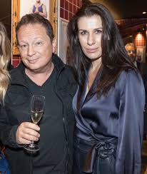 Válassza ki a keresett személy nevének kezdőbetűjét vagy használja a keresőt! Barna Szepseg Geszti Peter Ritkan Latott Felesege Edittel 10 Eve Hazasok Hazai Sztar Femina