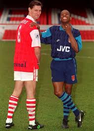 Ontdek de perfecte stockfoto's over ian wright arsenal en redactionele nieuwsbeelden van getty images kies uit premium ian wright arsenal van de hoogste kwaliteit. Pin On Uk