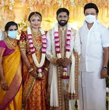 Married to chennamma, he has a son and a daughter. Chief Minister Mk Stalin Attends Director Shankar S Daughter Aishwarya S Wedding Check Out Photos