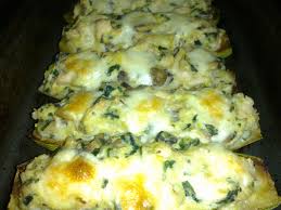 3 dovlecei , 150 g piept de pui fiert sau pastrami din piept de pui, 150 g branza de vaci dulce, 200 g branza telemea, 150 g cascaval ras, 150 g smantana (30% grasime) , 2 oua, 1 legatura mica marar, 2 catei usturoi, sare si piper pilaf la cuptor cu carne de pui agendautila. Dovlecei Umpluti Cu Ciuperci Si Piept De Pui Retetele Tale