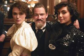 Après une enfance heureuse entre ses parents, ses deux frères et sa sœurs, la future romancière est encore adolescente. Knightly Captures Independent Spirit Of Writer Sidonie Gabrielle Colette Bc Local News
