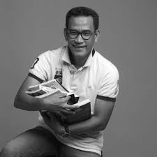 Refly harun penegakan hukum yang normal adalah pasca reformasi best statement ilc tvone. Refly Harun Dan 3 Fakta Menarik Tentang Sosoknya Yang Kontroversional Kumparan Com