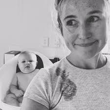 Laura Tuck 🐚 Copywriter