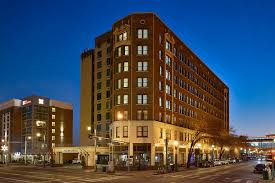 What is the average price for a 1 bedroom + 1 bathroom in memphis? Doubletree By Hilton Memphis Downtown 142 2 1 5 Updated 2021 Prices Hotel Reviews Tn Tripadvisor