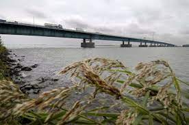Dat heeft rijkswaterstaat besloten, meldt minister cora van nieuwenhuizen in een kamerbrief. Moerdijk Haringvlietbrug Minder Vaak Open Maar Denk Ook Aan De Watersport Moerdijk Bndestem Nl