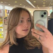 Isabelle Perry (izyasome)