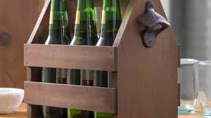 Detailed diy plans to build a beautiful oak beer tote. Diy Wooden Beer Caddy In Six Steps Diy Candy