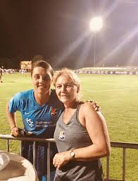 I do not own say you wont let go Samantha Kerr 20 Ausnwt And Mom Roxanne Kerr Sam Kerr Couple Photos Samantha