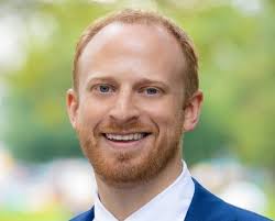 Adakah Beau Benson yang terkenal dengan pornografi kanak-kanak pernah  dijatuhkan hukuman? : r/boston