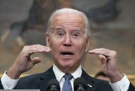 Deficyt USA spadł o połowę. Historyczny wynik. "W przyszłym roku recesja"