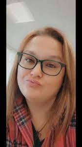 Amber Meacham's Instagram, Twitter & Facebook