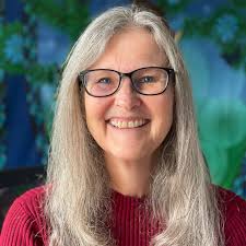 Lisa Staten's Instagram, Twitter & Facebook