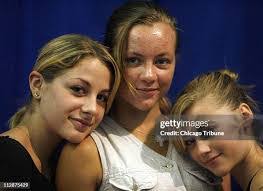 Julie Avina's Instagram, Twitter & Facebook