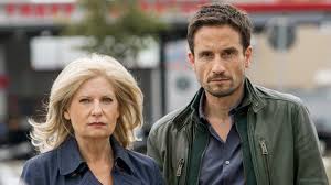 Die beiden schütten stedefreunds asche aus. Tatort Bremen Bruder Fremdheit In Allen Schattierungen Medien Sz De