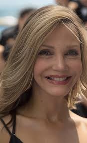 Shauna Slade's Instagram, Twitter & Facebook