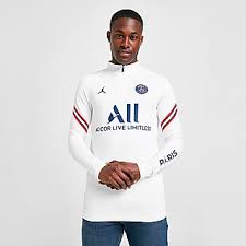 Just last week it seemed that a renewal was on the cards, but the more time passes the less likely it seems. Paris Saint Germain Football Kits Jordan Nike Jd Sports