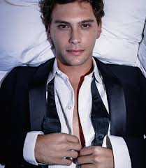 Cooper Koch junto a su hermosa madre, Kathy Kaehler.