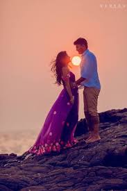 Ganesh Photography Portfolio Album Love Story Shot Bride And Groom In A Nice Pre Wedding Photoshoot Outdoor Romantic Photoshoot Wedding Photoshoot Poses