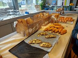食べ放題】TruffleBAKERY（トリュフベーカリー）北海道ボールパーク Fヴィレッジ店でパンの食べ放題が始まる！ | MouLa HOKKAIDO
