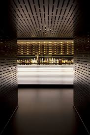 Le Bar Paris Hotel Plaza Athenee Dorchester Collection Paris Bars Luxury Bar Plaza Athenee
