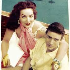 Miramos aquí a algunos de los iconos de moda. Maria Felix Y Su Hijo Enrique Alvarez Felix
